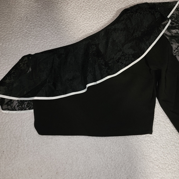 NWT Gorgeous , Akira , 2 Peice Stunning Ruffled Pants , With Matching Top - Picture 10 of 15